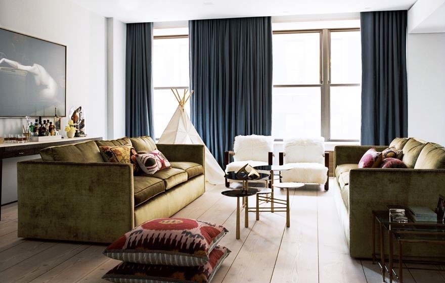 Фотография: Гостиная в стиле Скандинавский, Декор интерьера, Декор дома, Картины, Окна, Пол – фото на INMYROOM Фотография: Гостиная в стиле Скандинавский, Декор интерьера, Декор дома, Картины, Окна, Пол – фото на INMYROOM