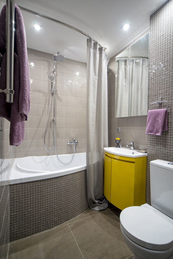 Дизайн: Мария Соловьева-Сосновик.
Отделка стен: плитка Kerama Marazzi, серия «Форио»; мозаика «Темари» Дизайн: Мария Соловьева-Сосновик.
Отделка стен: плитка Kerama Marazzi, серия «Форио»; мозаика «Темари»