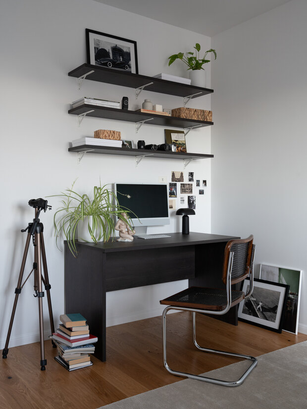 Фотография: Кабинет в стиле Скандинавский, Современный, Минимализм, Квартира, Проект дня, Санкт-Петербург, Монолитный дом, 2 комнаты, 60-90 метров, современная классика с элементами модерна, Вера Домбровская – фото на INMYROOM