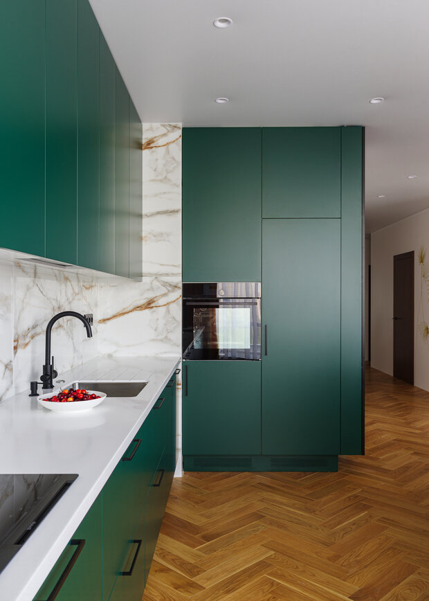 Фотография: Кухня и столовая в стиле Современный, Эклектика, Квартира, Проект дня, Воронеж, 3 комнаты, Более 90 метров, Олеся Логунова, Полина Пешкова, Collage.Studio – фото на INMYROOM