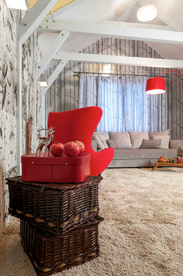 Фотография: Гостиная в стиле Эклектика, Интерьер комнат, Мансарда – фото на INMYROOM