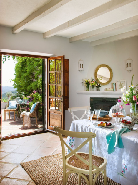 Фотография: Кухня и столовая в стиле Прованс и Кантри, Дом, Дома и квартиры, Средиземноморский – фото на INMYROOM