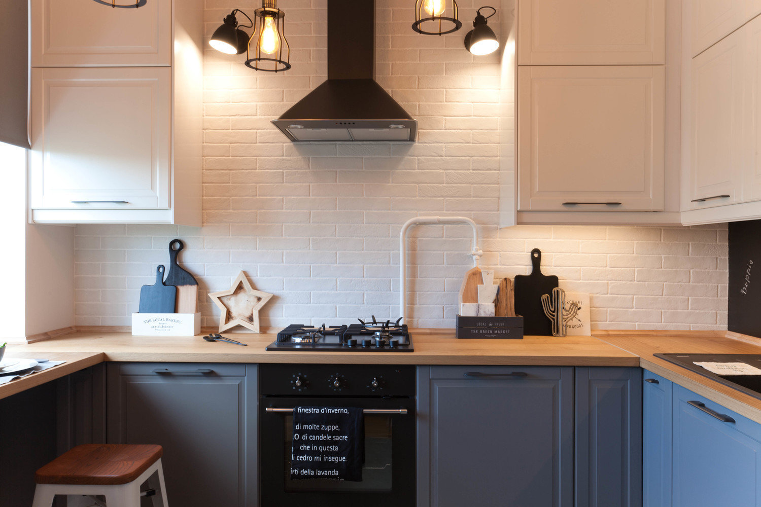 Фотография: Кухня и столовая в стиле Лофт, Скандинавский, Квартира, Проект недели, Москва, Сталинка, 2 комнаты, 40-60 метров, Анна Сухая – фото на INMYROOM