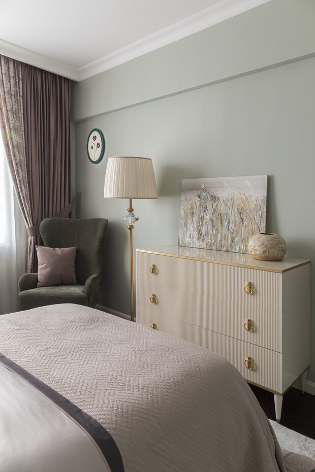 Фотография: Спальня в стиле Классический, Современный, Квартира, Проект дня, Москва, Сталинка, 2 комнаты, 60-90 метров, Сокольники – фото на INMYROOM