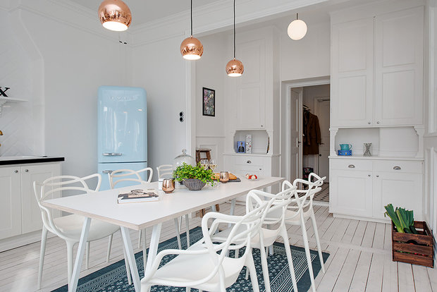 Фотография: Кухня и столовая в стиле Скандинавский, Современный, Эклектика, Декор интерьера, Интерьер комнат, Цвет в интерьере, Проект недели, Стены, Тема месяца – фото на INMYROOM