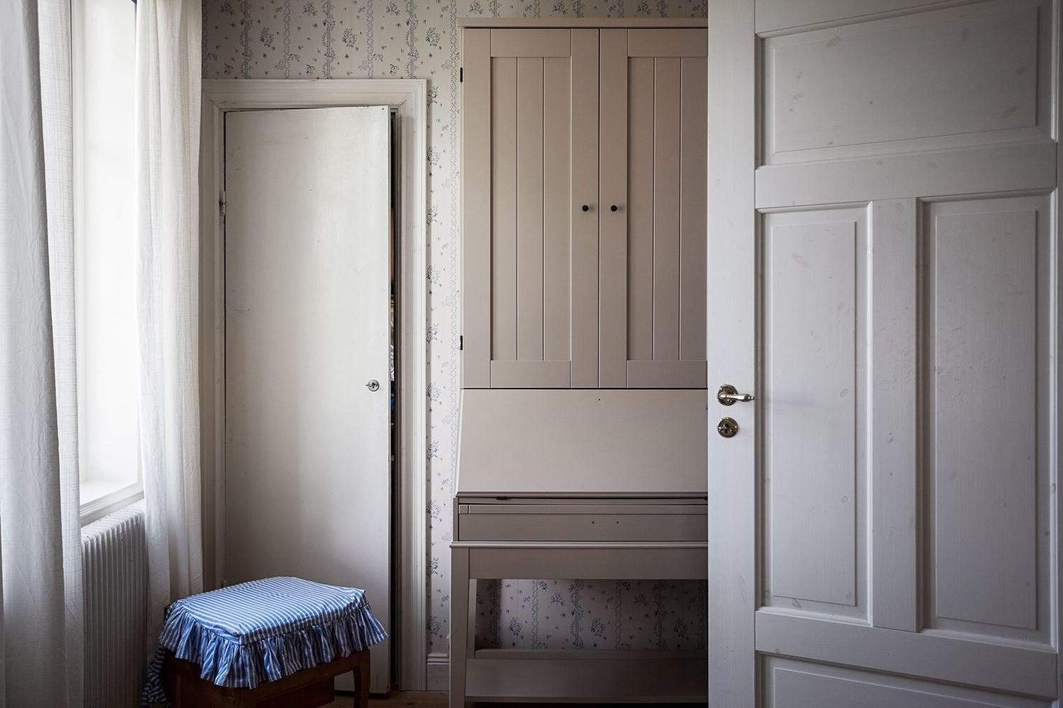 Фотография: в стиле , Прованс и Кантри, Скандинавский, Дом, Белый, Дача, Особняк, Красный, Зеленый, Дом и дача, Более 90 метров – фото на INMYROOM