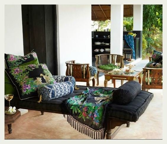 Фотография: Спальня в стиле Восточный, Индустрия, Люди – фото на INMYROOM Фотография: Спальня в стиле Восточный, Индустрия, Люди – фото на INMYROOM