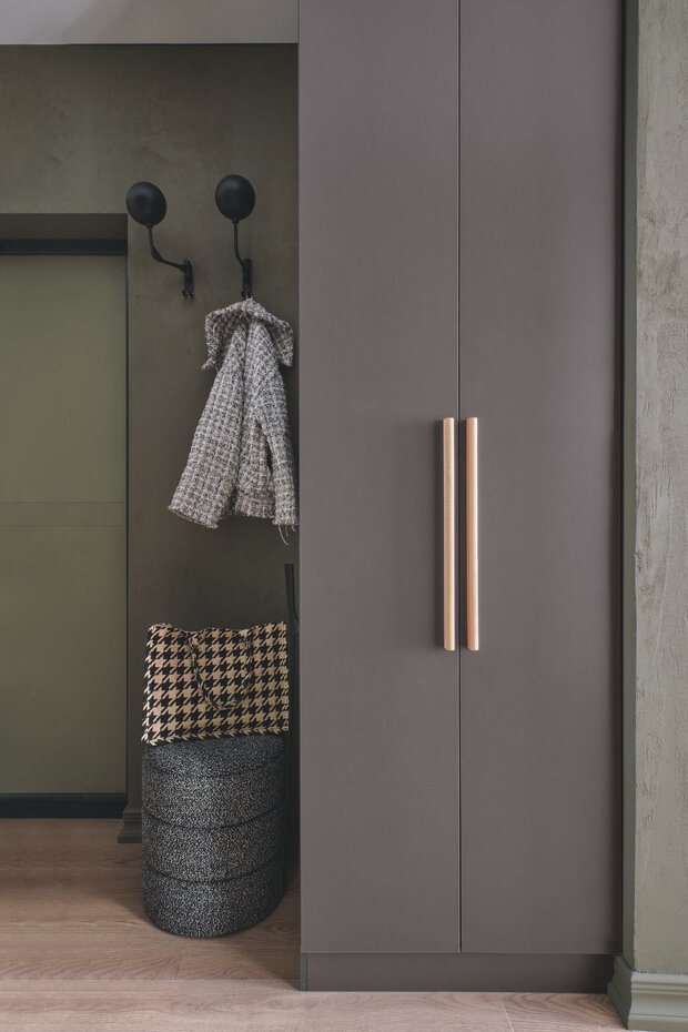 Фотография: Прихожая в стиле Современный, Малогабаритная квартира, Квартира, Проект дня, Москва, 1 комната, 40-60 метров, Анна Данилова, современный с элементами эклектики, ЖК «Матвеевский парк» – фото на INMYROOM