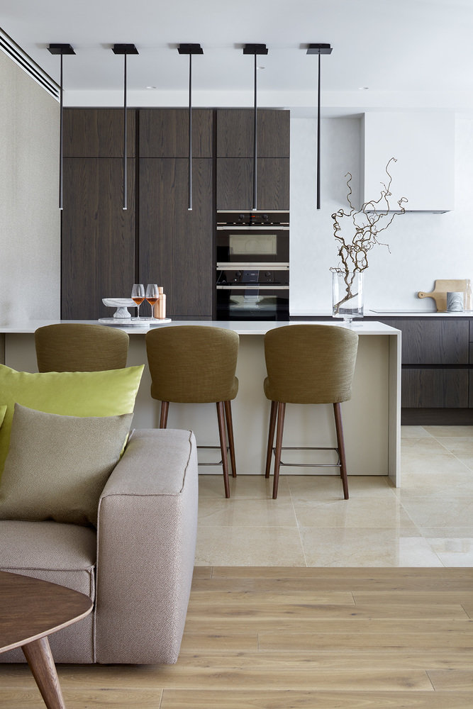 Фотография: Кухня и столовая в стиле Современный, Квартира, Проект недели, Москва, Ариана Ахмад, Татьяна Карякина, Монолитный дом, 3 комнаты, Более 90 метров, #эксклюзивныепроекты – фото на INMYROOM Фотография: Кухня и столовая в стиле Современный, Квартира, Проект недели, Москва, Ариана Ахмад, Татьяна Карякина, Монолитный дом, 3 комнаты, Более 90 метров, #эксклюзивныепроекты – фото на INMYROOM