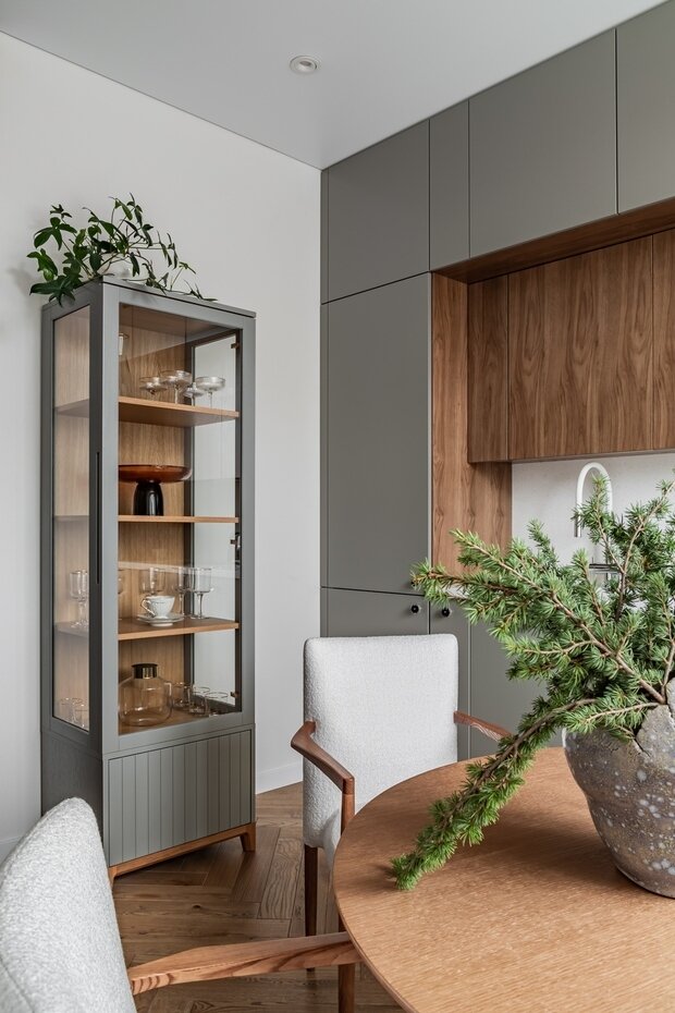 Фотография: Кухня и столовая в стиле Современный, Минимализм, Джапанди, Квартира, Проект дня, Москва, 2 комнаты, 60-90 метров, Виктория Вишневская – фото на INMYROOM