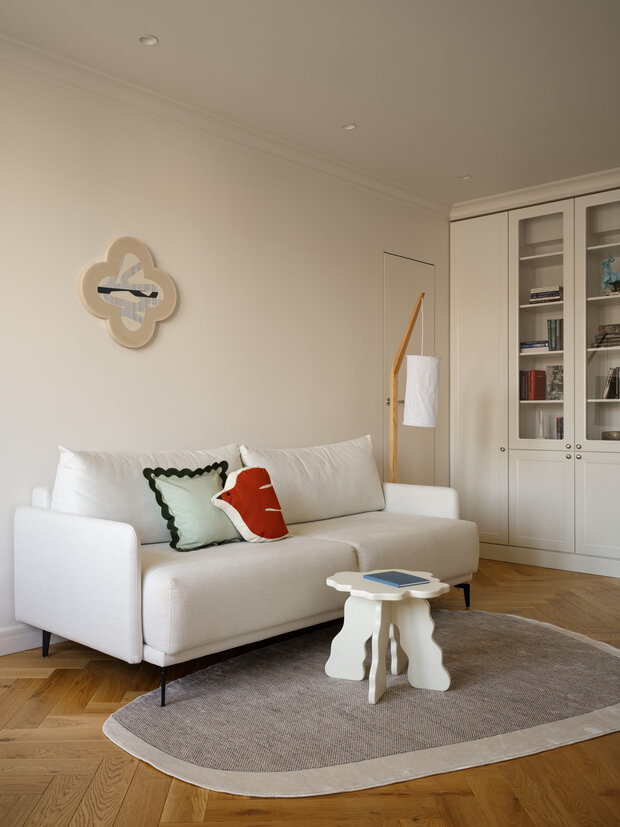 Картина над диваном, Алексей Жиляев.