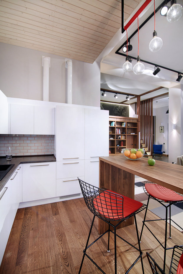 Фотография: Кухня и столовая в стиле Лофт, Скандинавский, Современный, Квартира, Проект недели, Санкт-Петербург, Михаил Жилин, Николая Жилин, Мария Романова, Zhilin_Brothers, Старый фонд – фото на INMYROOM