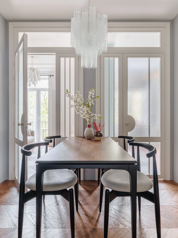 Фотография: Кухня и столовая в стиле Классический, Современный, Квартира, Проект дня, Москва, Сталинка, 2 комнаты, 40-60 метров, Винтажный, Planka – фото на INMYROOM