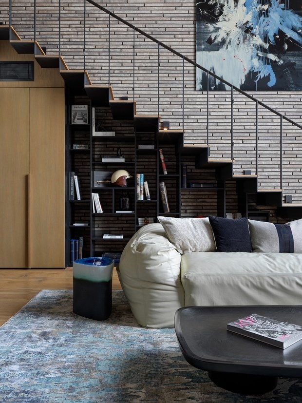 Фотография: Гостиная в стиле Лофт, Современный, Квартира, Проект недели, Москва, 4 и больше, Более 90 метров, INRE – фото на INMYROOM