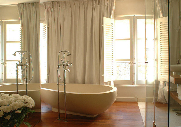 Фотография: Ванная в стиле Скандинавский, Современный, Декор интерьера, Франция, Дома и квартиры, Городские места, Отель, Прованс – фото на INMYROOM Фотография: Ванная в стиле Скандинавский, Современный, Декор интерьера, Франция, Дома и квартиры, Городские места, Отель, Прованс – фото на INMYROOM