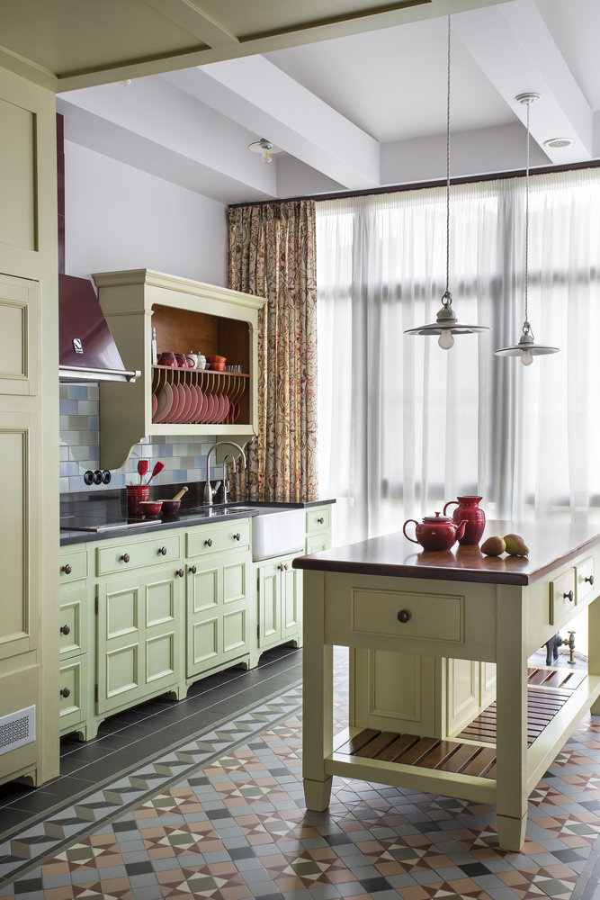 Фотография: Кухня и столовая в стиле Прованс и Кантри, Проект недели, Таунхаус, Новогорск, Олеся Шляхтина, 4 и больше – фото на INMYROOM Фотография: Кухня и столовая в стиле Прованс и Кантри, Проект недели, Таунхаус, Новогорск, Олеся Шляхтина, 4 и больше – фото на INMYROOM