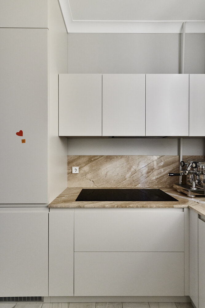 Фотография: Кухня и столовая в стиле Современный, Минимализм, Квартира, Проект недели, Санкт-Петербург, Кирпичный дом, 3 комнаты, 60-90 метров, DSGN HUB, Винтажный – фото на INMYROOM Фотография: Кухня и столовая в стиле Современный, Минимализм, Квартира, Проект недели, Санкт-Петербург, Кирпичный дом, 3 комнаты, 60-90 метров, DSGN HUB, Винтажный – фото на INMYROOM