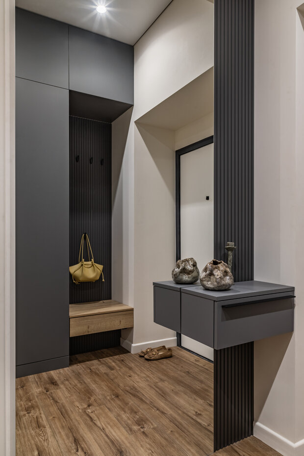 Фотография: Прихожая в стиле Современный, Эклектика, Квартира, Проект дня, Москва, Сталинка, 3 комнаты, 60-90 метров, Карина Алтунина – фото на INMYROOM