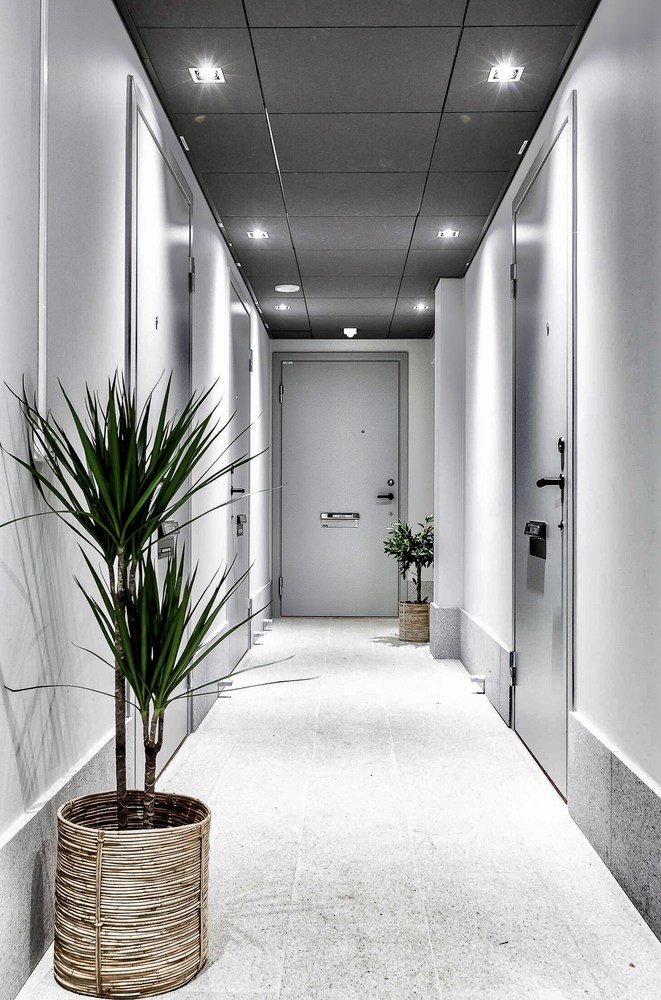 Фотография: Прихожая в стиле Современный, Скандинавский, Декор интерьера, Малогабаритная квартира, Квартира, Швеция, Серый, идеи для малогабариток, как оформить малогабаритку, дизайн малогабаритки, 1 комната, до 40 метров, энциклопедия_интерьер – фото на INMYROOM Фотография: Прихожая в стиле Современный, Скандинавский, Декор интерьера, Малогабаритная квартира, Квартира, Швеция, Серый, идеи для малогабариток, как оформить малогабаритку, дизайн малогабаритки, 1 комната, до 40 метров, энциклопедия_интерьер – фото на INMYROOM