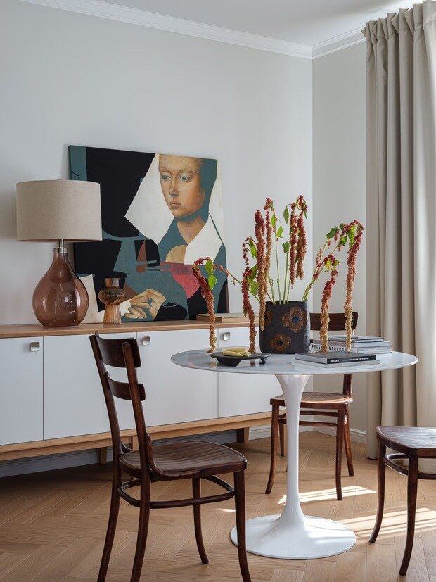 Фотография: Кухня и столовая в стиле Современный, Эклектика, Винтажный, Малогабаритная квартира, Квартира, Проект дня, Москва, Монолитный дом, 2 комнаты, 40-60 метров, Маргарита Зенова, современный с элементами классики и минимализмом, М-Бюро, Александра Багрицевич – фото на INMYROOM