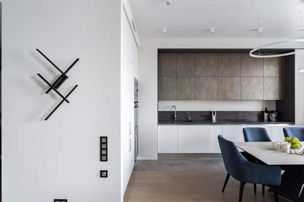 Фотография: Кухня и столовая в стиле Современный, Минимализм, Квартира, Проект недели, Москва, 3 комнаты, Более 90 метров, Светлана Гальченко – фото на INMYROOM