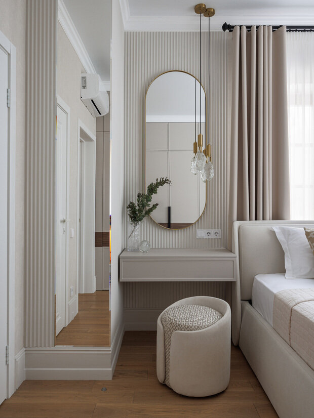 Фотография: Спальня в стиле Классический, Современный, Дом, Проект дня, Дом и дача, Казань, Кирпичный дом, 4 и больше, Более 90 метров, классический с современными элементами, Айгуль Калимуллина – фото на INMYROOM