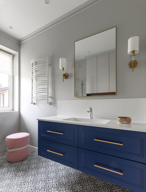 Фотография: Ванная в стиле Современный, Классический, Дом, Проект дня, Дом и дача, Калининград, Блочный дом, 3 комнаты, Более 90 метров, Юлия Саутнер – фото на INMYROOM