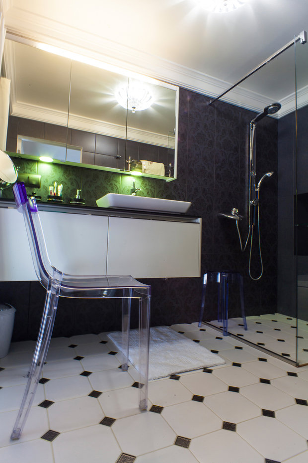 Фотография: Ванная в стиле Современный, Гостиная, Студия, Россия, Мебель и свет, Белый, Проект недели, Черный, Москва, Серый, Коричневый – фото на INMYROOM