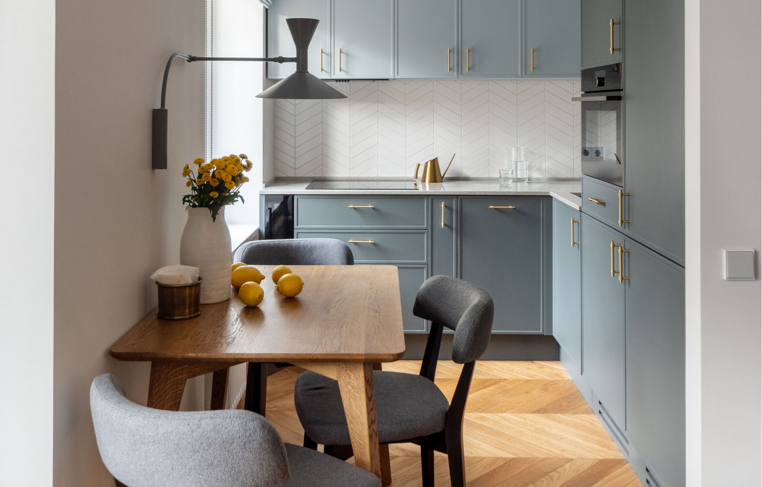 Фотография: в стиле , Кухня и столовая, Квартира, Переделка, дизайн маленькой кухни, маленькая кухня, как объединить кухню с гостиной, кухня-гостиная дизайн, как оформить интерьер кухни, интерьер кухни, 2 комнаты, 40-60 метров – фото на INMYROOM