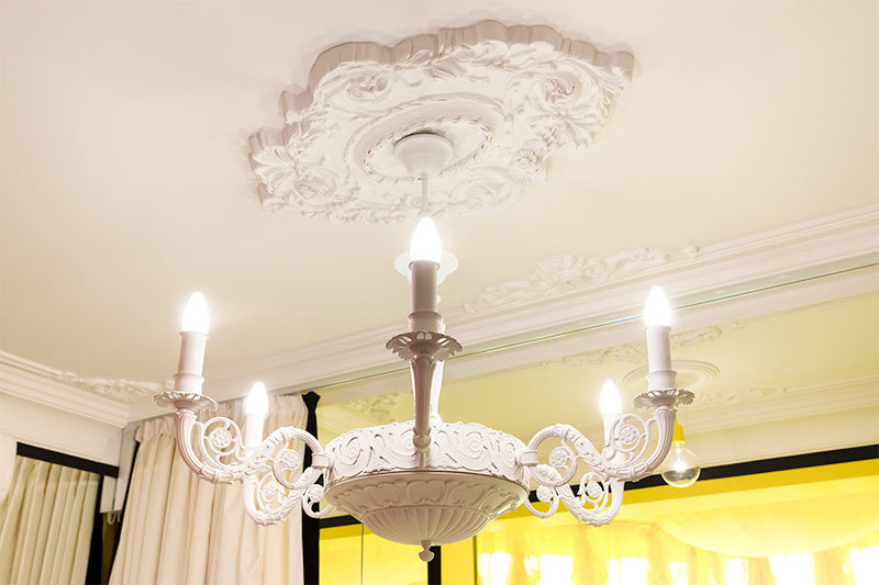 Фотография: Мебель и свет в стиле Классический, Современный, Спальня, Декор интерьера, Интерьер комнат – фото на INMYROOM Фотография: Мебель и свет в стиле Классический, Современный, Спальня, Декор интерьера, Интерьер комнат – фото на INMYROOM