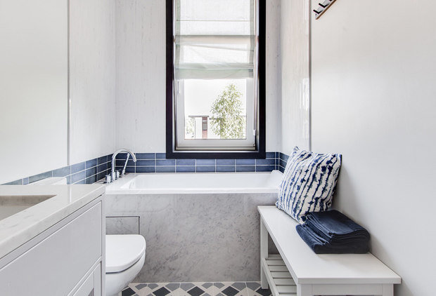 Фотография: Ванная в стиле Скандинавский, Дом, Проект недели, Дача, Дом и дача, Московская область, 4 и больше, Более 90 метров, Ксения Налетова – фото на INMYROOM