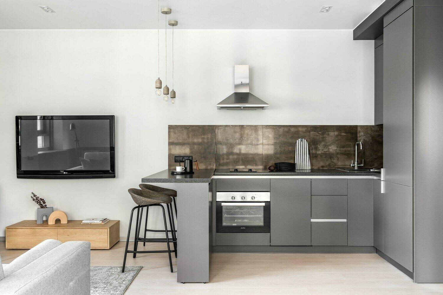 Фотография: Кухня и столовая в стиле Современный, Малогабаритная квартира, Проект недели, Санкт-Петербург, 2 комнаты, 40-60 метров, Livet architects – фото на INMYROOM Фотография: Кухня и столовая в стиле Современный, Малогабаритная квартира, Проект недели, Санкт-Петербург, 2 комнаты, 40-60 метров, Livet architects – фото на INMYROOM