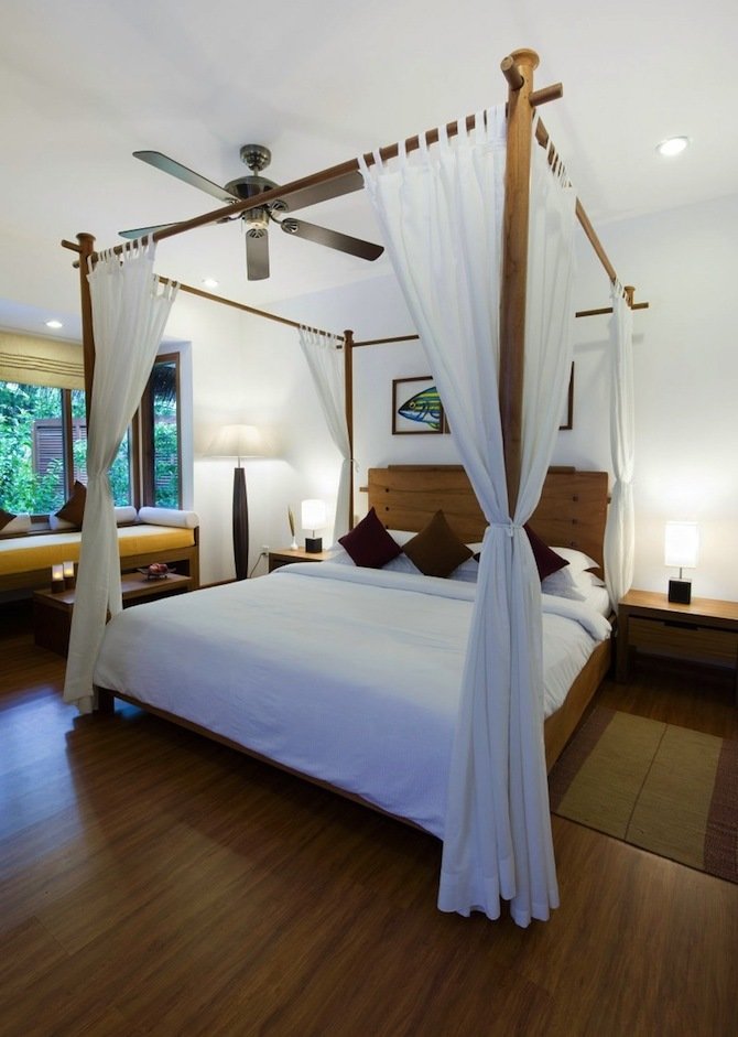 Фотография: Спальня в стиле Лофт, Современный, Декор интерьера, Мебель и свет, Балдахин – фото на INMYROOM