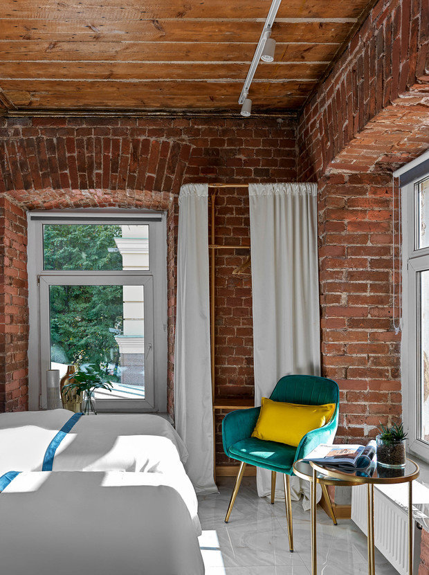 Фотография: Спальня в стиле Лофт, Эклектика, Декор интерьера, Отель, Москва, Кирпичный дом, Наталья Высоцкая, Ольга Воинова – фото на INMYROOM