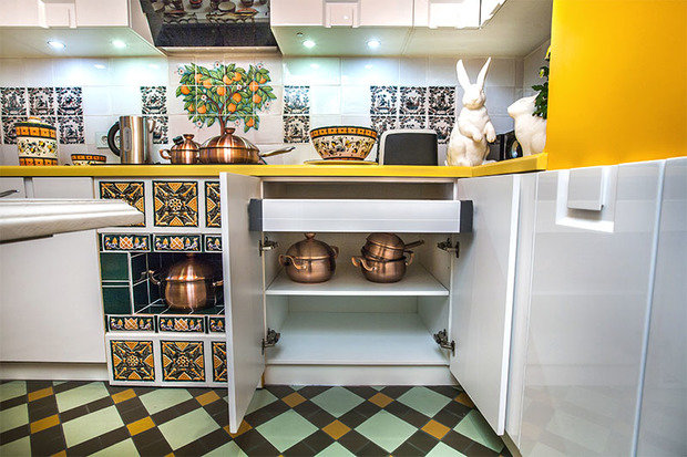 Фотография: Кухня и столовая в стиле Прованс и Кантри, Современный, Эклектика, Интерьер комнат – фото на INMYROOM