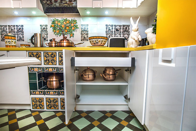 Фотография: Кухня и столовая в стиле Прованс и Кантри, Современный, Эклектика, Интерьер комнат – фото на INMYROOM