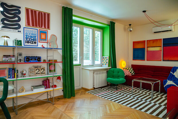 Фотография: Гостиная в стиле Современный, Эклектика, Винтажный, Квартира, Проект дня, Москва, Кирпичный дом, 2 комнаты, 40-60 метров, Павел Фотеев – фото на INMYROOM