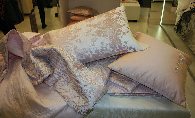 Фотография: Аксессуары в стиле Современный, Artemide, Flos, PROVASI, Индустрия, События, Маркет, Мягкая мебель, Missoni, Пэчворк, Porada, LLADRO – фото на INMYROOM