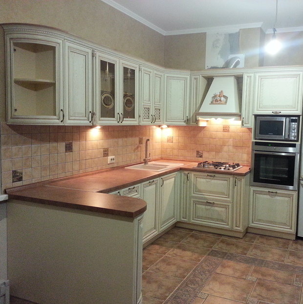 Фото из портфолио Кухни из массива – фотографии дизайна интерьеров на INMYROOM