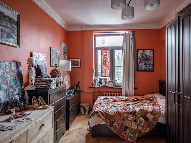 Фотография: Спальня в стиле Прованс и Кантри, Эклектика, Квартира, Проект дня, Москва, Сталинка, Кирпичный дом, 3 комнаты, 60-90 метров, Винтажный – фото на INMYROOM