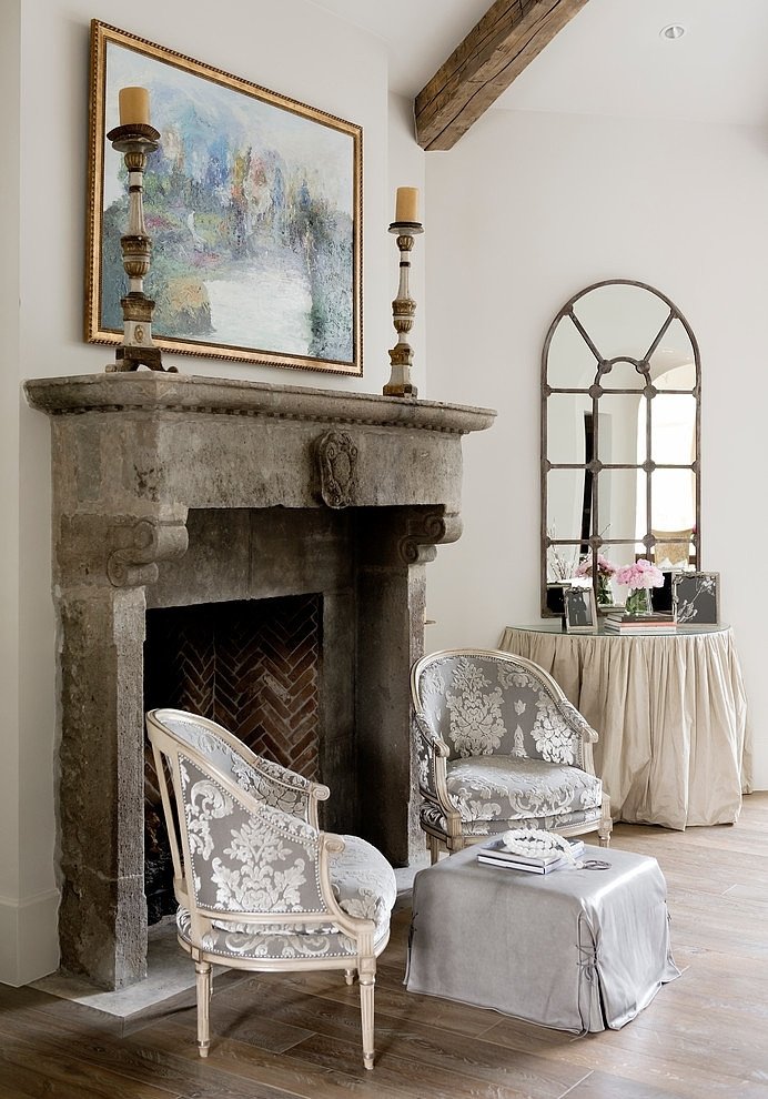 Фотография: Гостиная в стиле Прованс и Кантри, Классический, Декор интерьера, Антиквариат, Праздник, Новый Год – фото на INMYROOM Фотография: Гостиная в стиле Прованс и Кантри, Классический, Декор интерьера, Антиквариат, Праздник, Новый Год – фото на INMYROOM