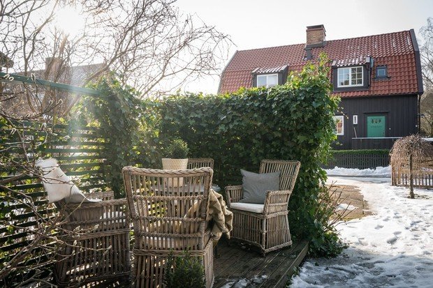 Фотография: Терраса в стиле Скандинавский, Современный, Декор интерьера, Дом, Швеция, Серый, Гетеборг, нейтральные тона в отделке, как оформить дом в современном стиле, 4 и больше, Более 90 метров – фото на INMYROOM