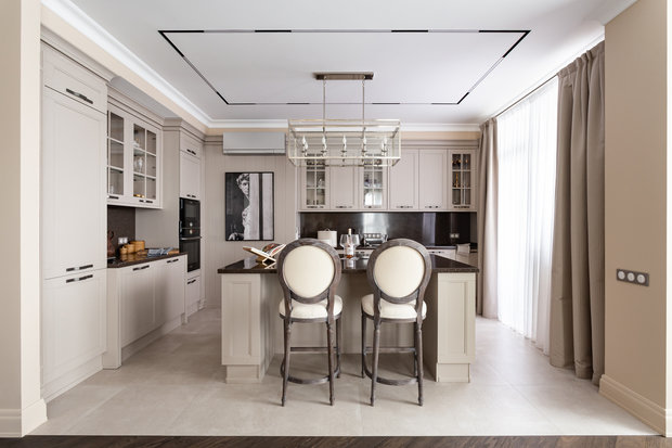 Фотография: Кухня и столовая в стиле Классический, Квартира, Проект недели, Москва, 3 комнаты, Более 90 метров, Ирина Межова – фото на INMYROOM