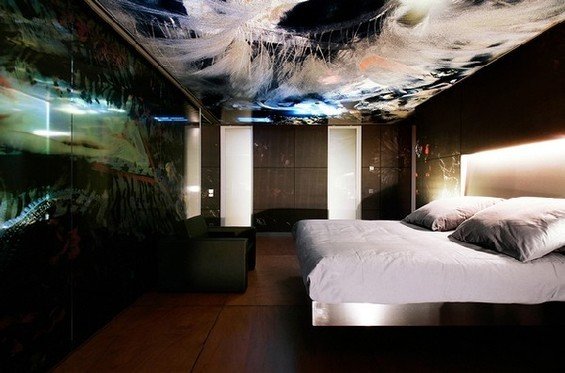 Фотография: Спальня в стиле Хай-тек, Дома и квартиры, Городские места – фото на INMYROOM