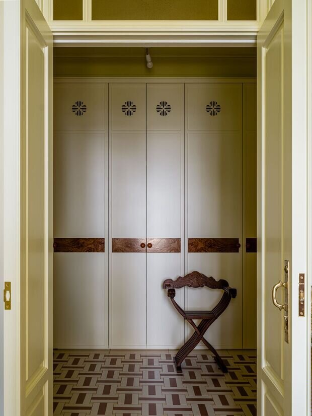 Фотография: Прихожая в стиле Классический, Современный, Эклектика, Винтажный, Квартира, Проект дня, Кирпичный дом, 3 комнаты, Более 90 метров, Елена Учаева – фото на INMYROOM