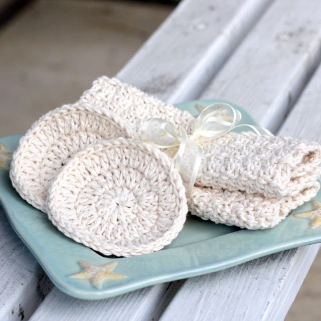 Фотография: Гостиная в стиле Скандинавский, Ванная, Декор интерьера, Декор, Советы, Красный, Зеленый, Бежевый, Серый, Голубой – фото на INMYROOM Фотография: Гостиная в стиле Скандинавский, Ванная, Декор интерьера, Декор, Советы, Красный, Зеленый, Бежевый, Серый, Голубой – фото на INMYROOM