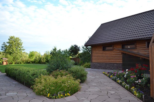 Фото из портфолио Благоустройство загородного участка – фотографии дизайна интерьеров на INMYROOM