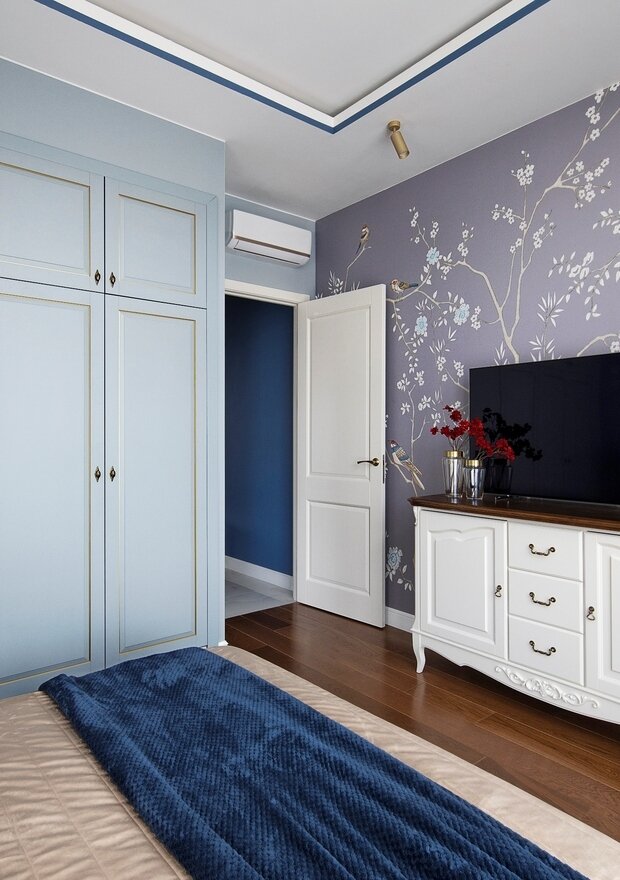 Фотография: Спальня в стиле Классический, Современный, Эклектика, Квартира, Проект недели, Калининград, Монолитный дом, 3 комнаты, 40-60 метров, 60-90 метров, Юлиана Шлегель – фото на INMYROOM