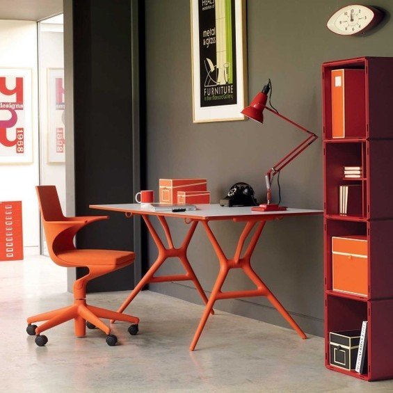 Фотография: Кабинет в стиле Лофт, Декор интерьера, Офисное пространство, Мебель и свет – фото на INMYROOM