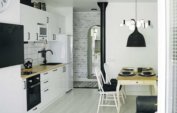 Фотография: Кухня и столовая в стиле Скандинавский, Современный, Минимализм, Винтажный, Советы, кухня в хрущевке, Хрущевка, удобная кухня, интерьер хрущевке – фото на INMYROOM